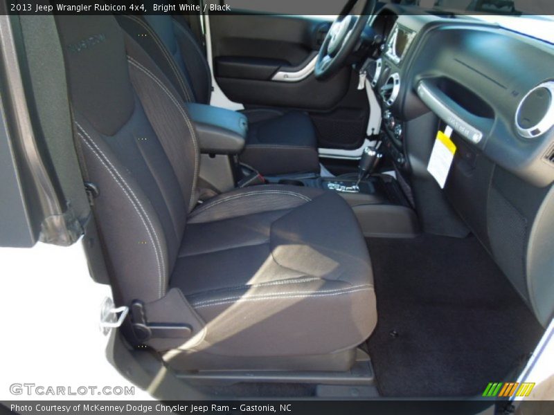 Bright White / Black 2013 Jeep Wrangler Rubicon 4x4