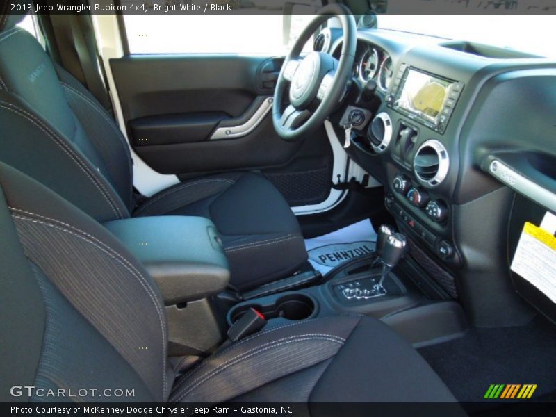 Bright White / Black 2013 Jeep Wrangler Rubicon 4x4