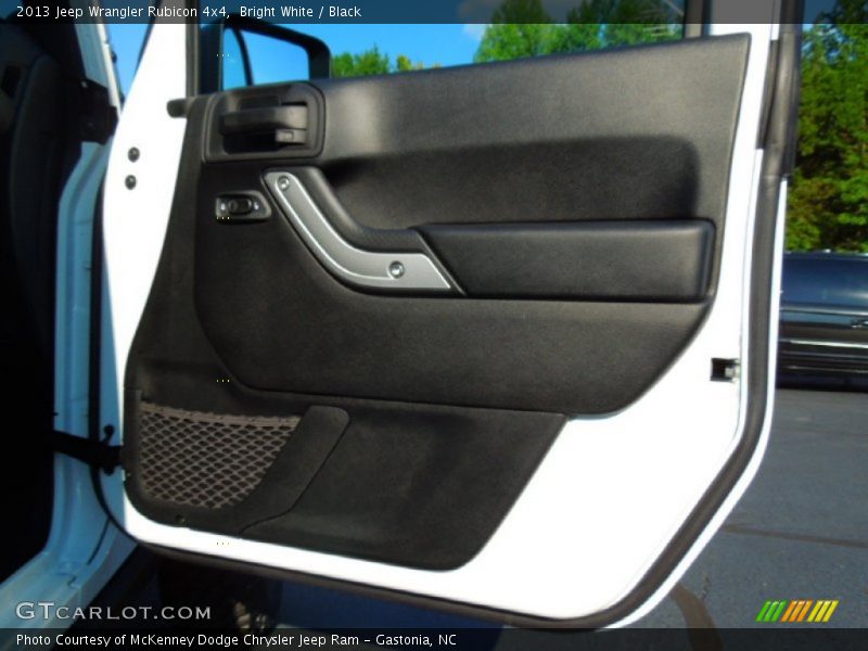 Bright White / Black 2013 Jeep Wrangler Rubicon 4x4