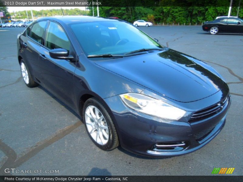Front 3/4 View of 2013 Dart SXT