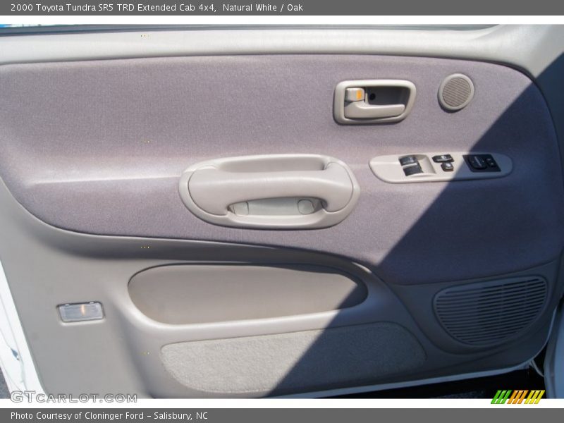 Natural White / Oak 2000 Toyota Tundra SR5 TRD Extended Cab 4x4
