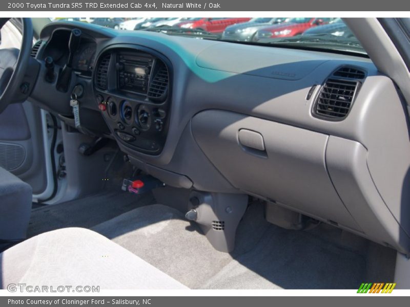 Natural White / Oak 2000 Toyota Tundra SR5 TRD Extended Cab 4x4