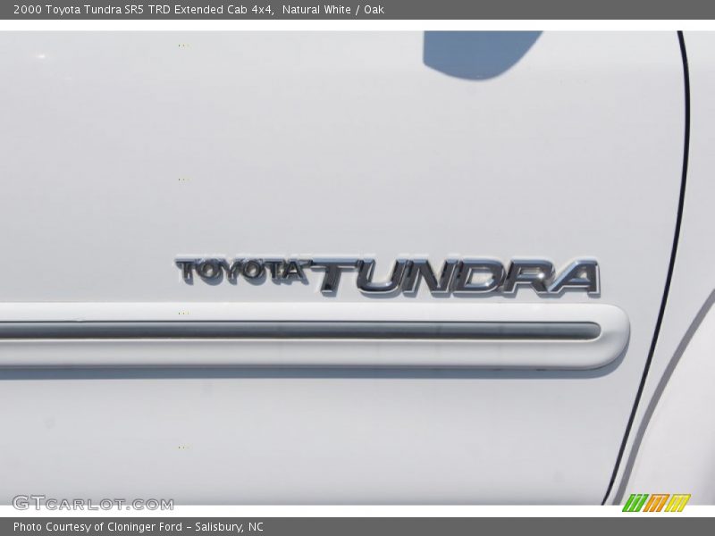 Natural White / Oak 2000 Toyota Tundra SR5 TRD Extended Cab 4x4
