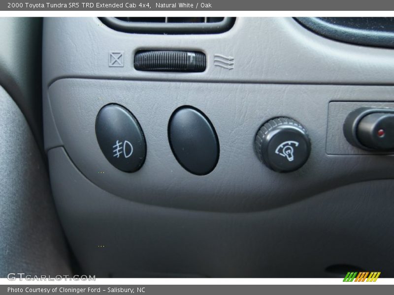 Natural White / Oak 2000 Toyota Tundra SR5 TRD Extended Cab 4x4