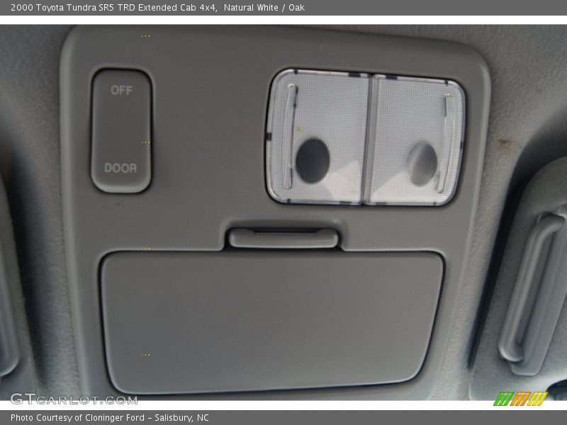 Natural White / Oak 2000 Toyota Tundra SR5 TRD Extended Cab 4x4