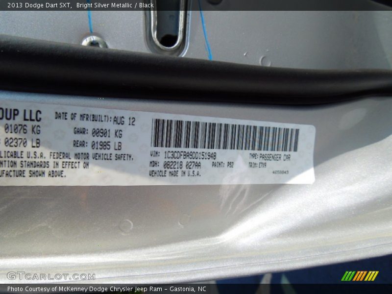 Bright Silver Metallic / Black 2013 Dodge Dart SXT