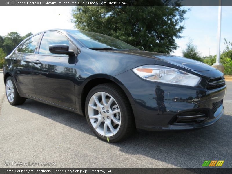 Front 3/4 View of 2013 Dart SXT