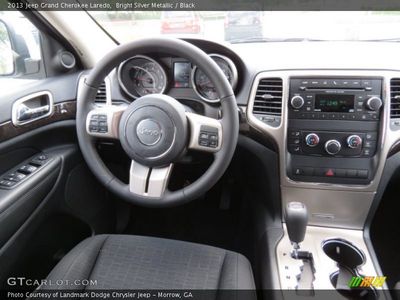 Dashboard of 2013 Grand Cherokee Laredo