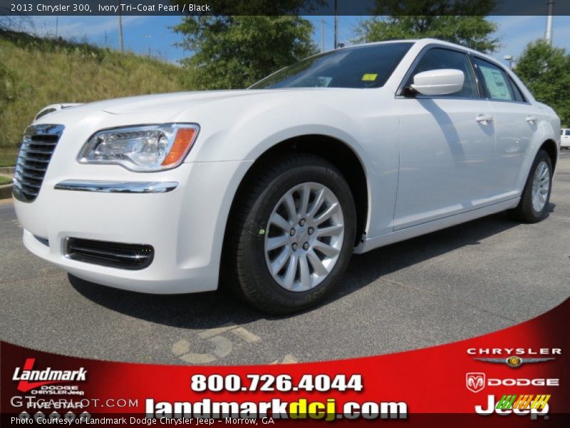 Ivory Tri-Coat Pearl / Black 2013 Chrysler 300
