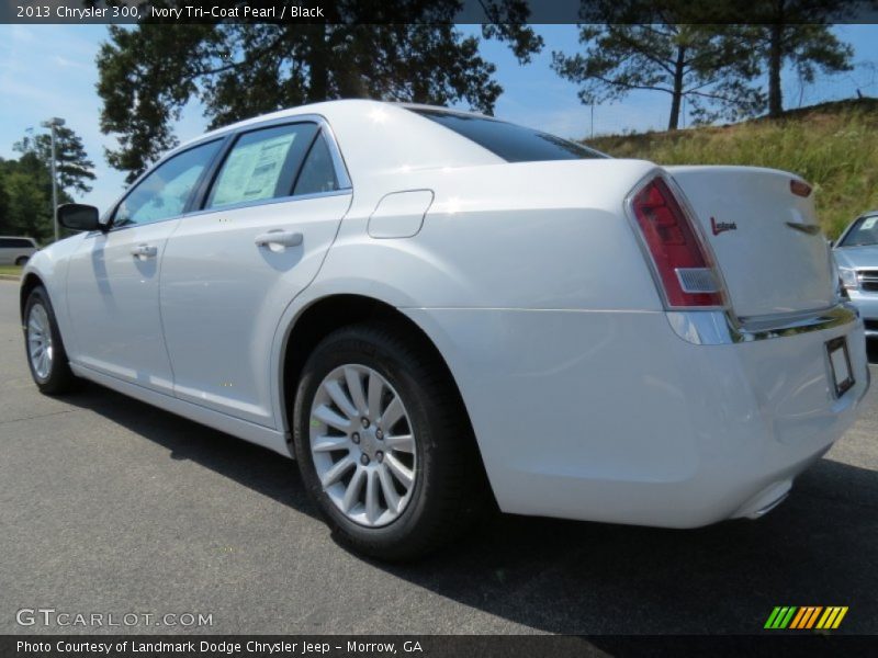 Ivory Tri-Coat Pearl / Black 2013 Chrysler 300