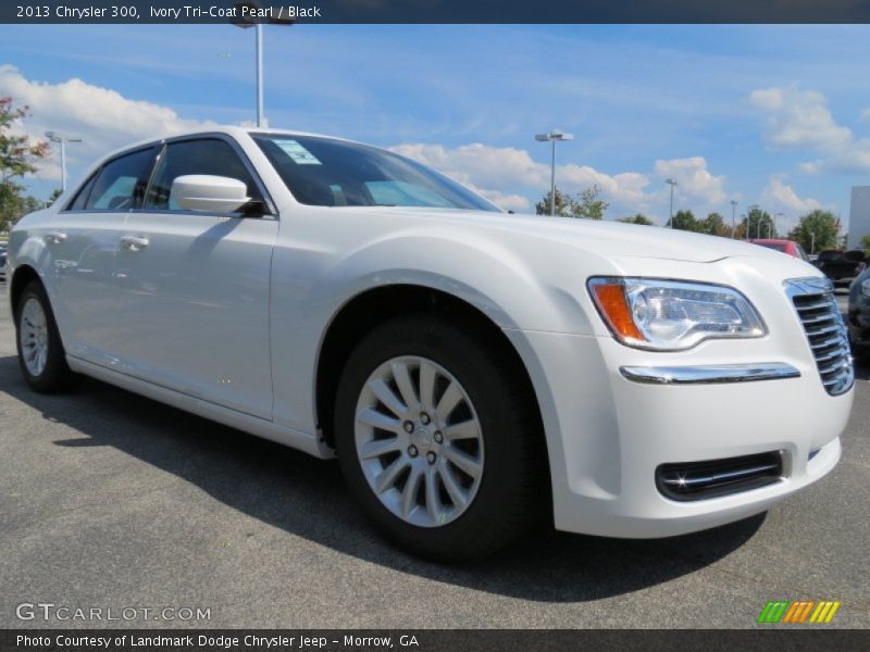 Ivory Tri-Coat Pearl / Black 2013 Chrysler 300