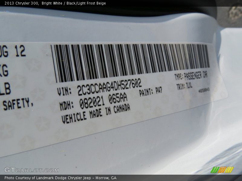 Bright White / Black/Light Frost Beige 2013 Chrysler 300
