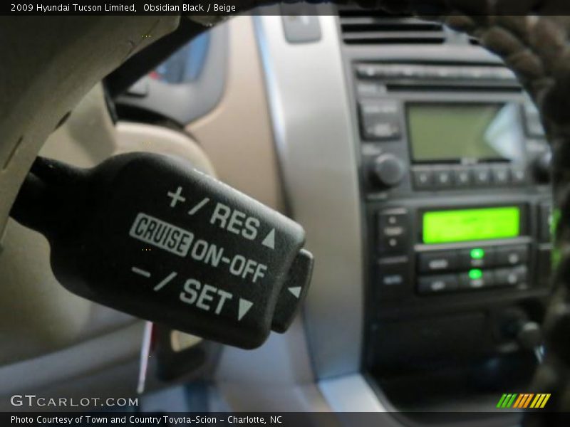 Obsidian Black / Beige 2009 Hyundai Tucson Limited
