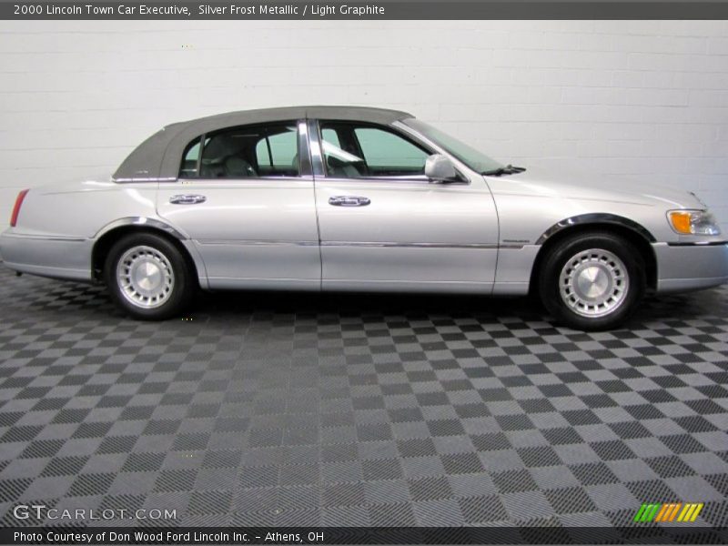 Silver Frost Metallic / Light Graphite 2000 Lincoln Town Car Executive