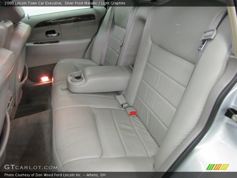 Silver Frost Metallic / Light Graphite 2000 Lincoln Town Car Executive