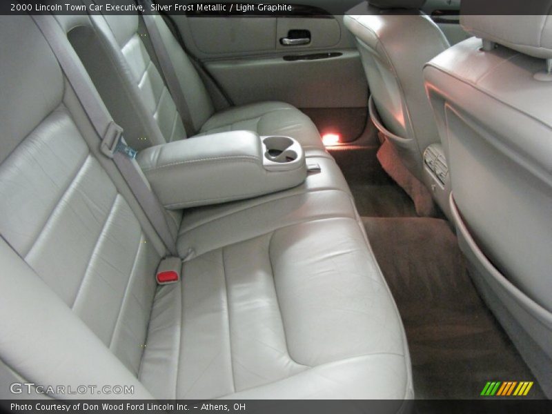 Silver Frost Metallic / Light Graphite 2000 Lincoln Town Car Executive