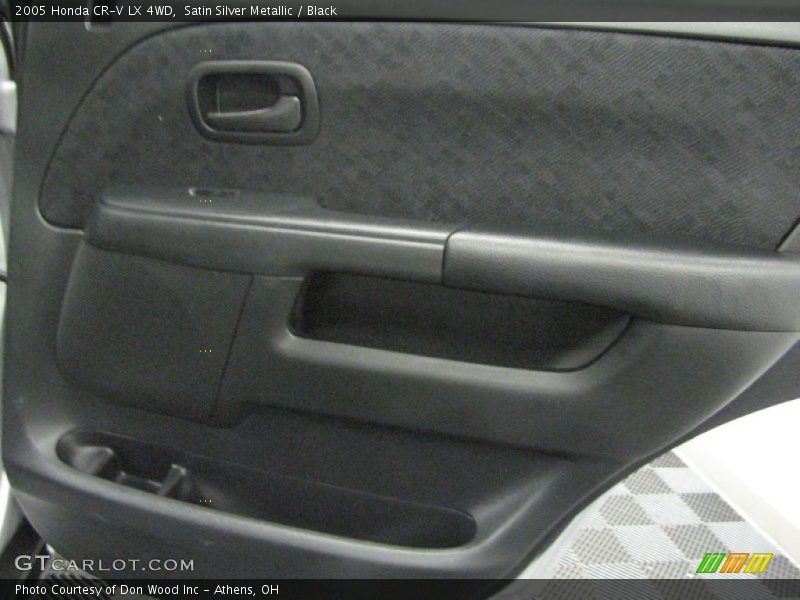 Satin Silver Metallic / Black 2005 Honda CR-V LX 4WD