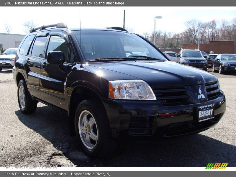Kalapana Black / Sand Blast Beige 2005 Mitsubishi Endeavor LS AWD