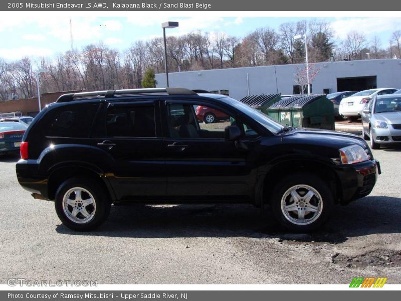Kalapana Black / Sand Blast Beige 2005 Mitsubishi Endeavor LS AWD