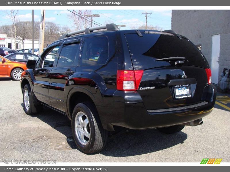 Kalapana Black / Sand Blast Beige 2005 Mitsubishi Endeavor LS AWD