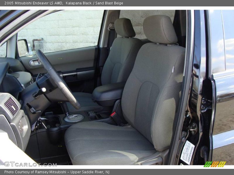 Kalapana Black / Sand Blast Beige 2005 Mitsubishi Endeavor LS AWD