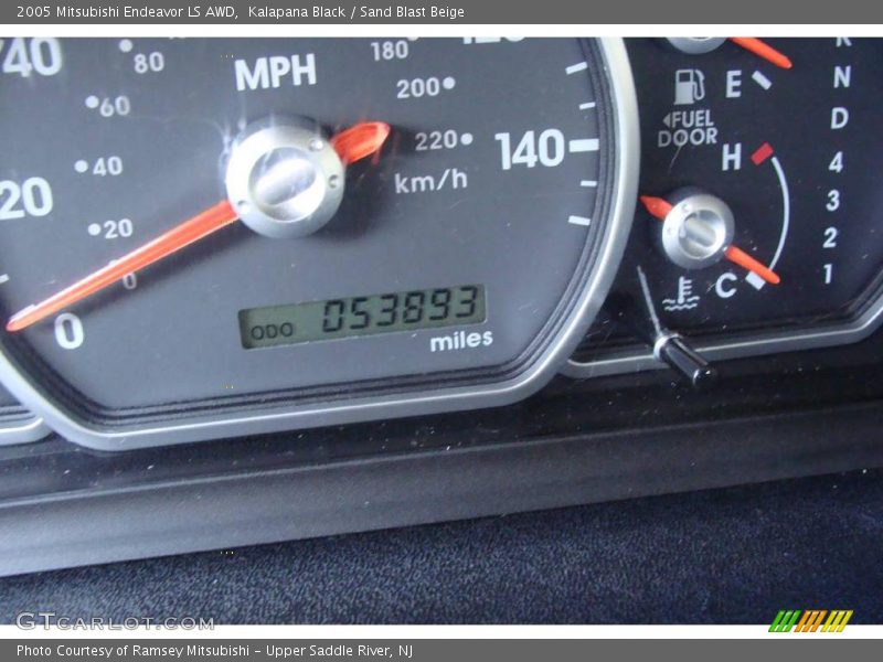 Kalapana Black / Sand Blast Beige 2005 Mitsubishi Endeavor LS AWD