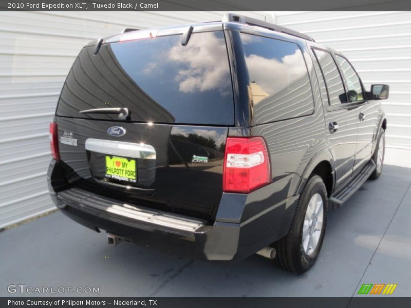 Tuxedo Black / Camel 2010 Ford Expedition XLT