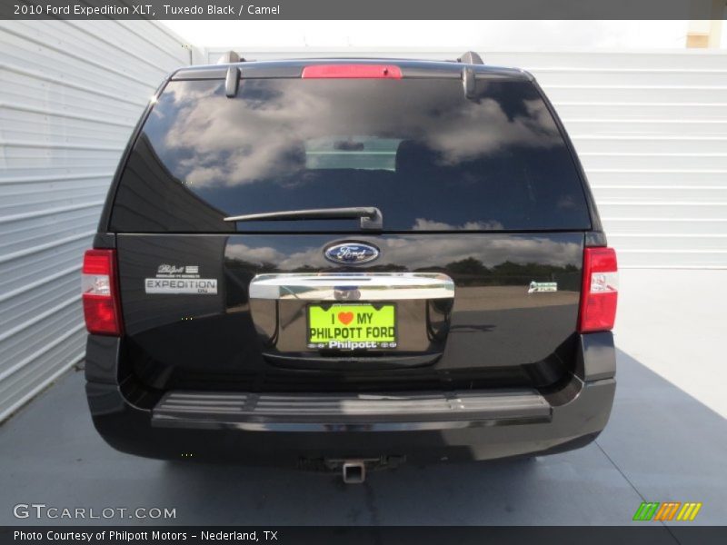 Tuxedo Black / Camel 2010 Ford Expedition XLT