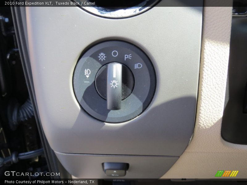 Tuxedo Black / Camel 2010 Ford Expedition XLT