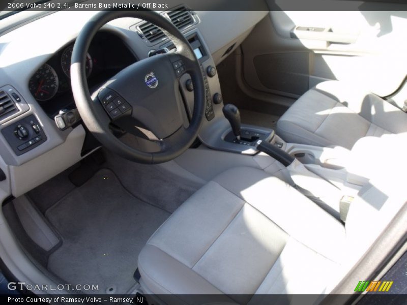 Barents Blue Metallic / Off Black 2006 Volvo S40 2.4i