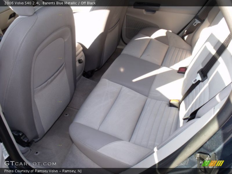 Barents Blue Metallic / Off Black 2006 Volvo S40 2.4i