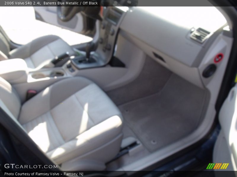 Barents Blue Metallic / Off Black 2006 Volvo S40 2.4i