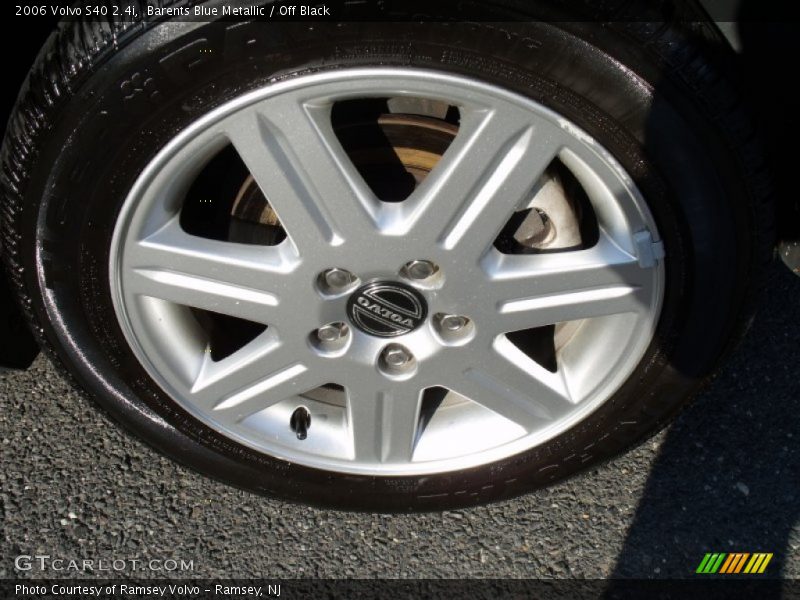 Barents Blue Metallic / Off Black 2006 Volvo S40 2.4i