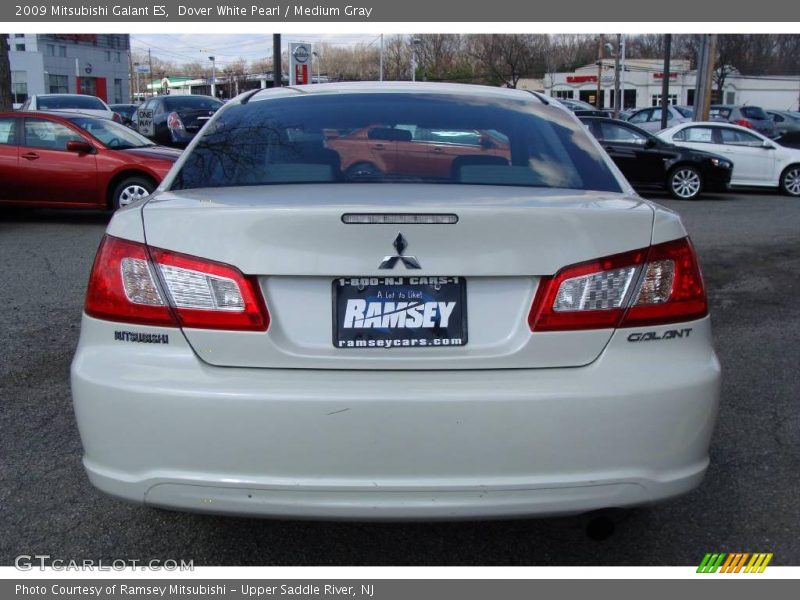Dover White Pearl / Medium Gray 2009 Mitsubishi Galant ES