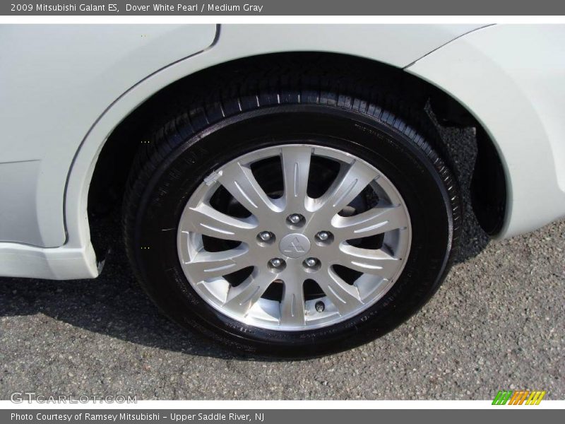 Dover White Pearl / Medium Gray 2009 Mitsubishi Galant ES