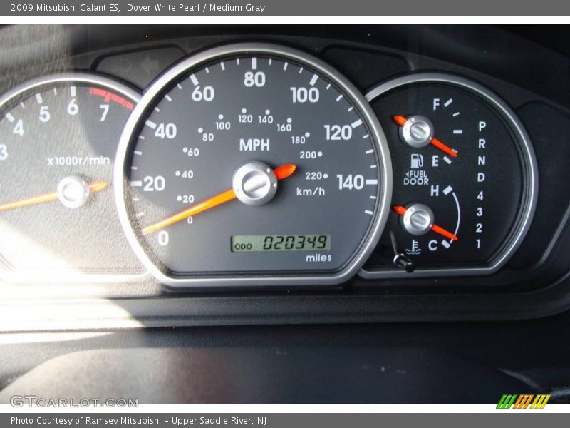 Dover White Pearl / Medium Gray 2009 Mitsubishi Galant ES