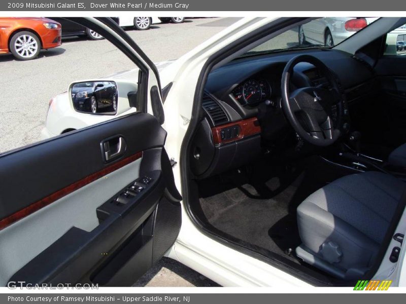 Dover White Pearl / Medium Gray 2009 Mitsubishi Galant ES