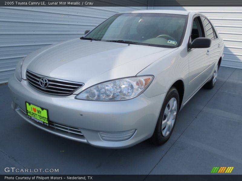 Lunar Mist Metallic / Gray 2005 Toyota Camry LE