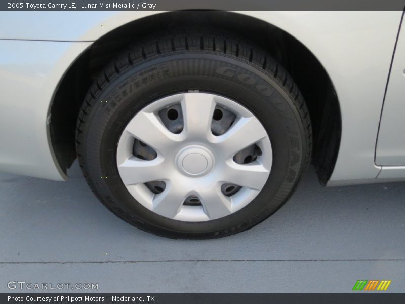 Lunar Mist Metallic / Gray 2005 Toyota Camry LE
