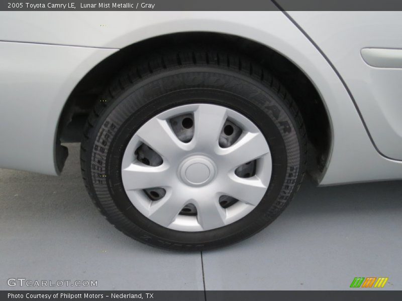 Lunar Mist Metallic / Gray 2005 Toyota Camry LE