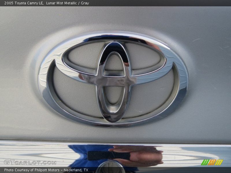 Lunar Mist Metallic / Gray 2005 Toyota Camry LE