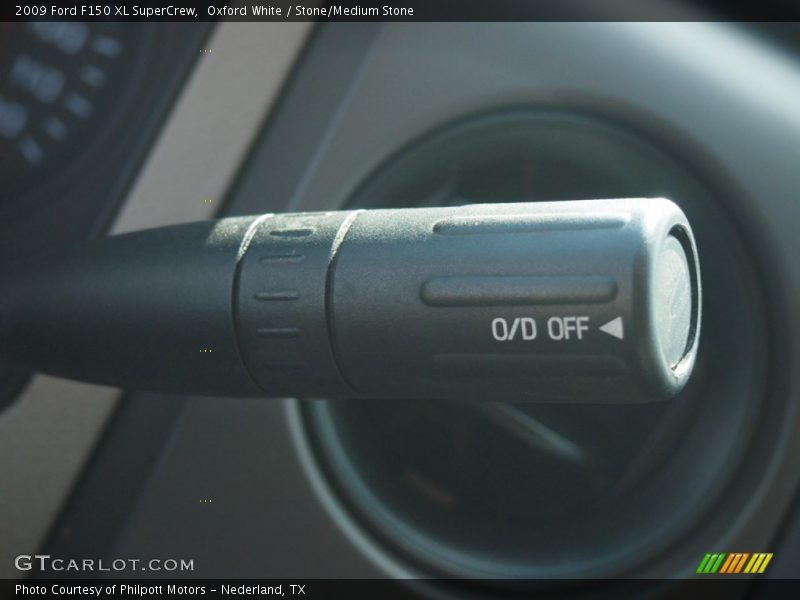 Oxford White / Stone/Medium Stone 2009 Ford F150 XL SuperCrew