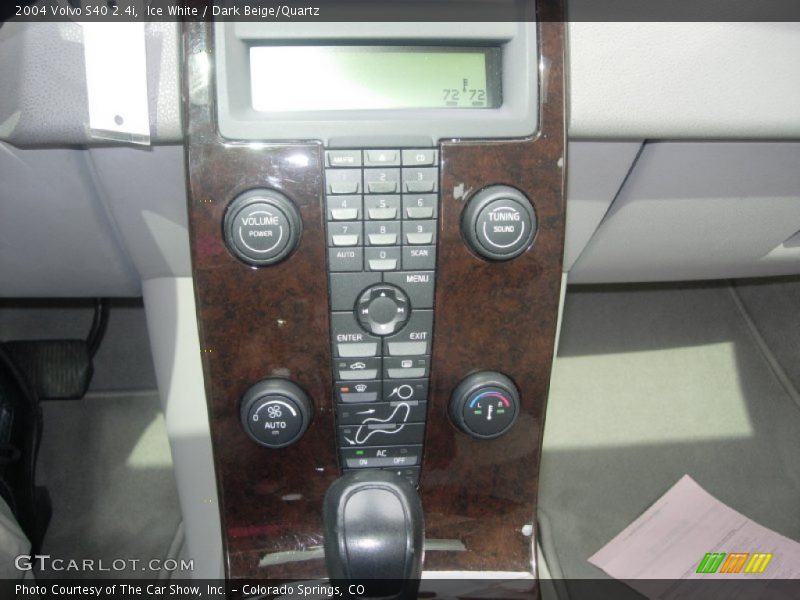 Ice White / Dark Beige/Quartz 2004 Volvo S40 2.4i