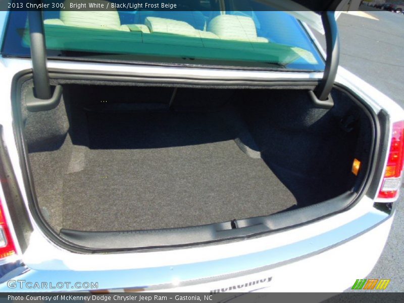 Bright White / Black/Light Frost Beige 2013 Chrysler 300