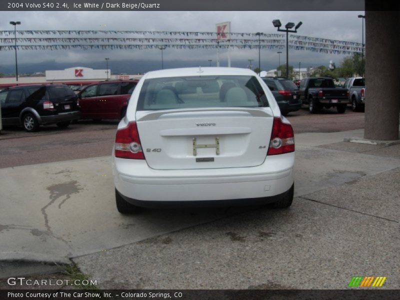 Ice White / Dark Beige/Quartz 2004 Volvo S40 2.4i