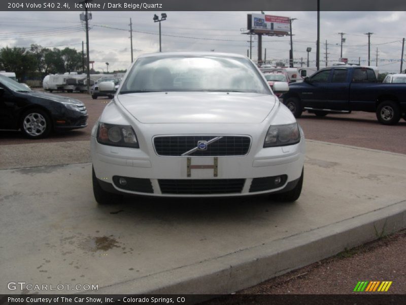 Ice White / Dark Beige/Quartz 2004 Volvo S40 2.4i