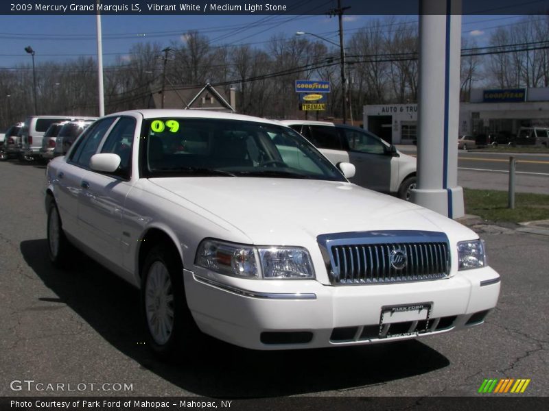 Vibrant White / Medium Light Stone 2009 Mercury Grand Marquis LS