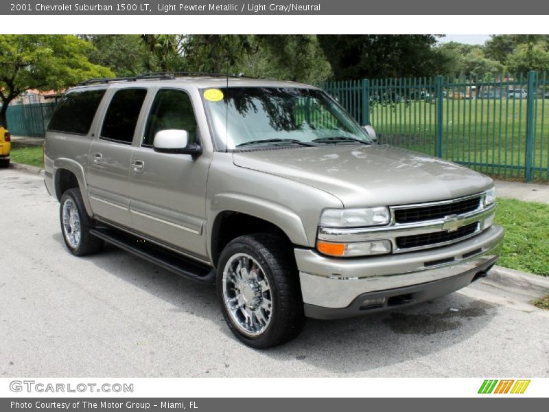 Light Pewter Metallic / Light Gray/Neutral 2001 Chevrolet Suburban 1500 LT
