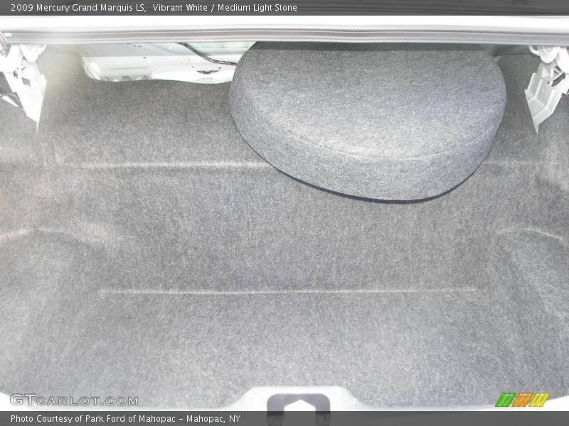 Vibrant White / Medium Light Stone 2009 Mercury Grand Marquis LS