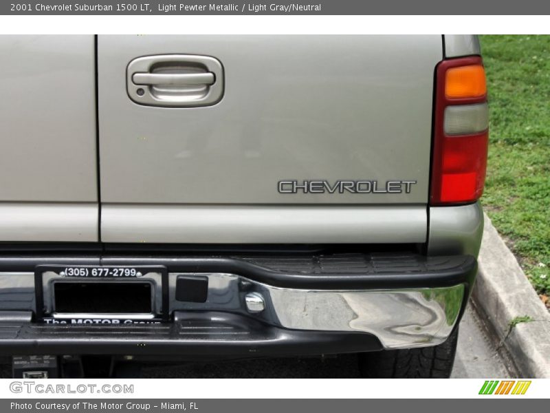 Light Pewter Metallic / Light Gray/Neutral 2001 Chevrolet Suburban 1500 LT